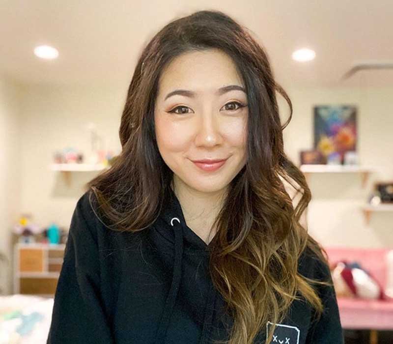Fuslie Age, Twitch, Height, Boyfriend, Parents, Net Worth & FAQs 2 Fuslie pictures