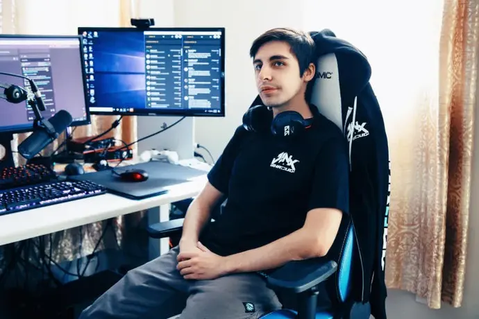 Why Shroud is so famous? His Lifestyle, Biography and Streaming Career 2 Shroud height